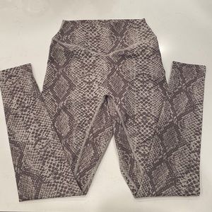 Balance Athletica Kingdom Leggings Gray Snake Print S